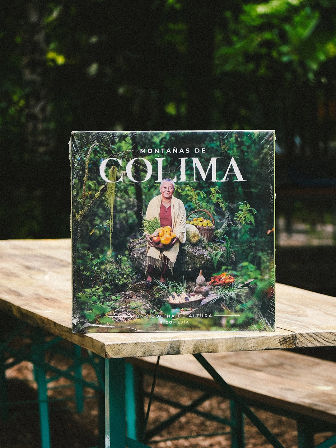LIBRO LAS MONTAÑAS DE COLIMA NICO MEJIA