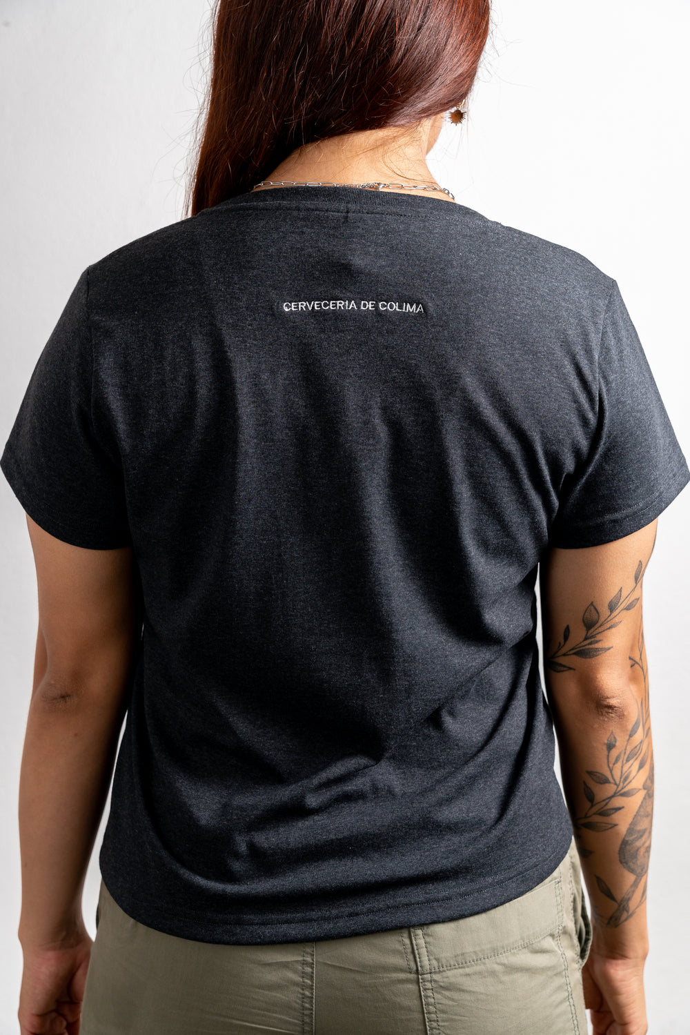 PLAYERA BORDADA LUNA PÁRAMO X BÁSICOS DE MÉXICO