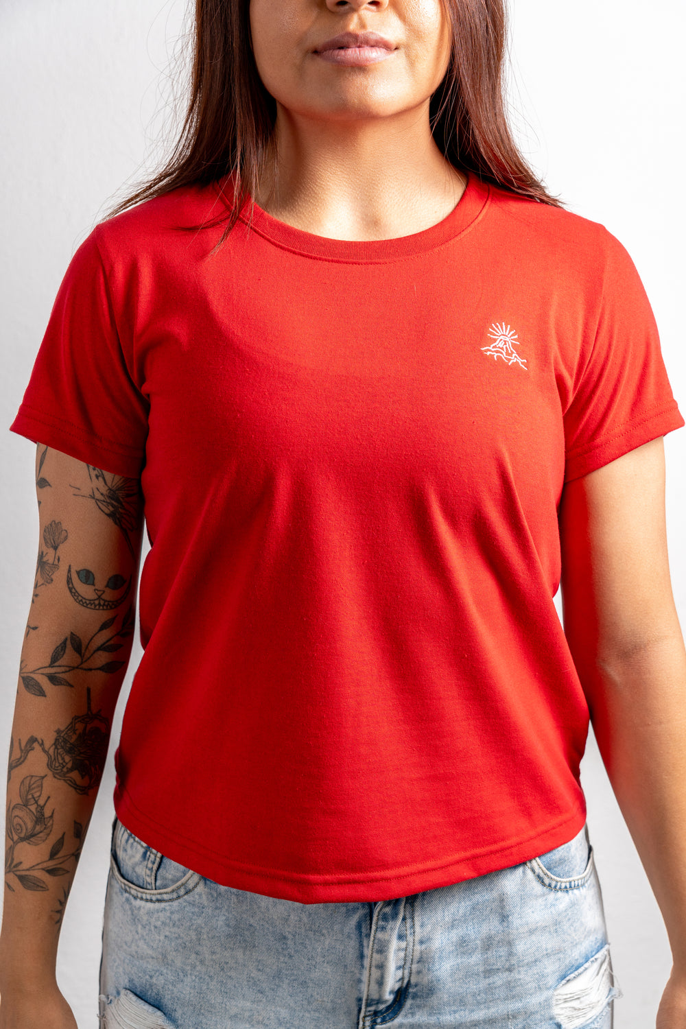 BSCS PLAYERA MUJER BORDADA VOLCAN ROJO
