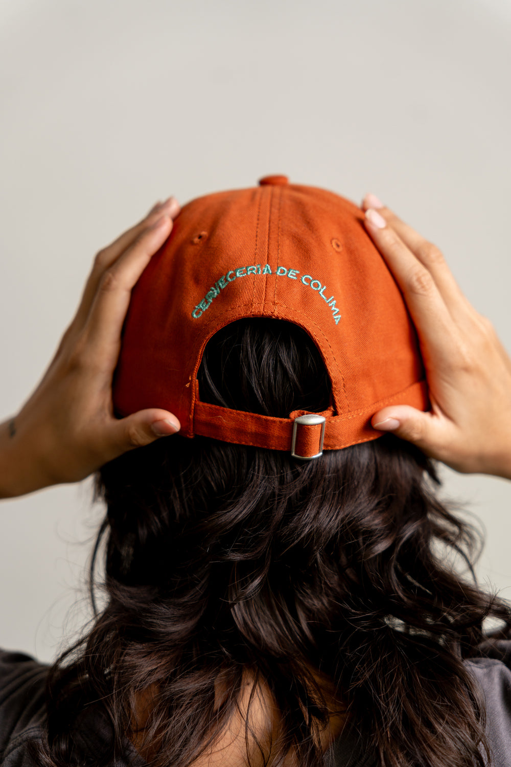 GORRA BORDADA — TLALCHICHI