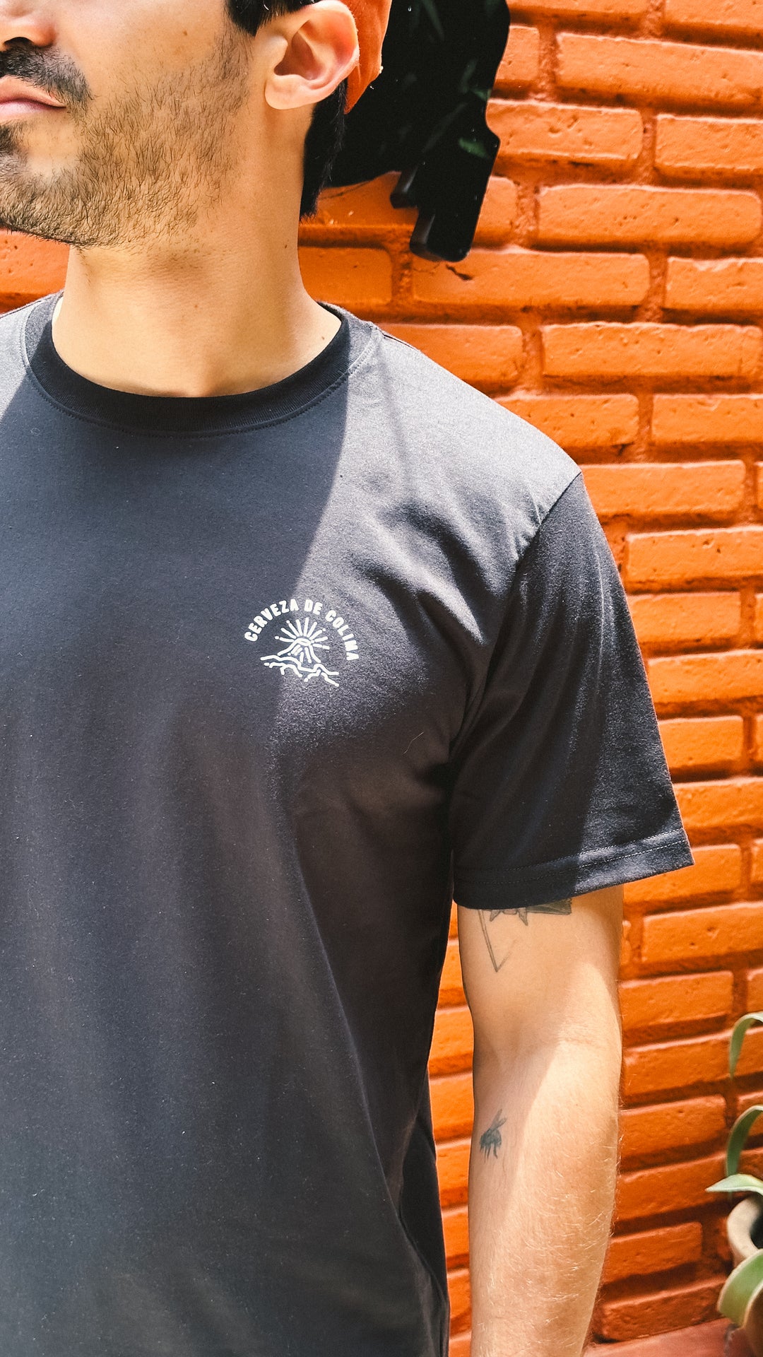 PLAYERA NEGRA BSCS CALOR COCOS CEVICHE Y COLIMITAS